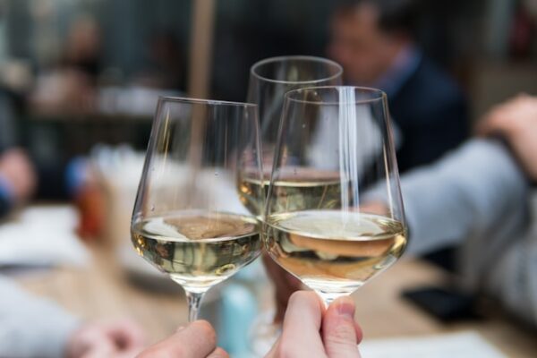 Cata de vinos para despedidas de soltera - Imagen 5
