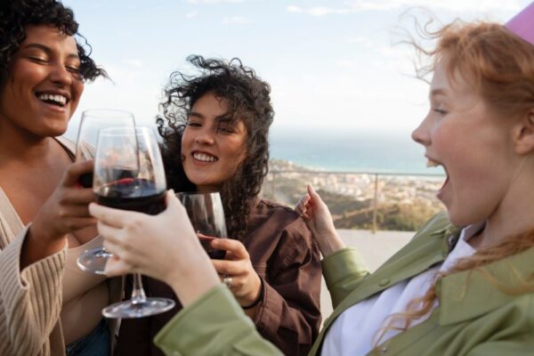 Cata de vinos para despedidas de soltera - Imagen 2