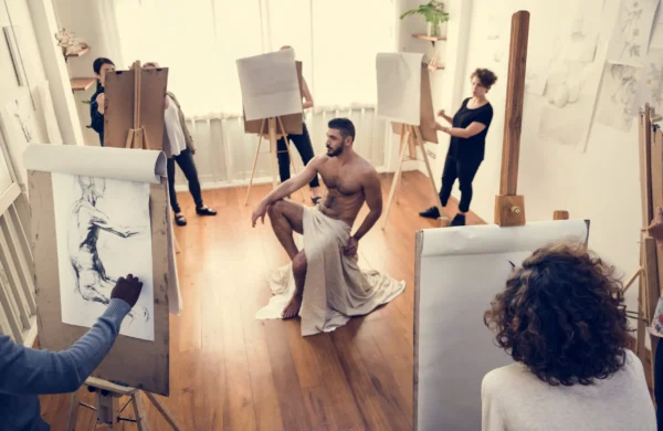 Taller de dibujo de modelo masculino al natural