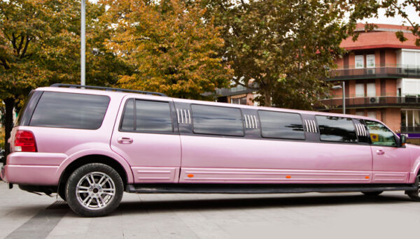 Alquiler Limusina Rosa Ford Expedition Tipo Hummer - Imagen 3